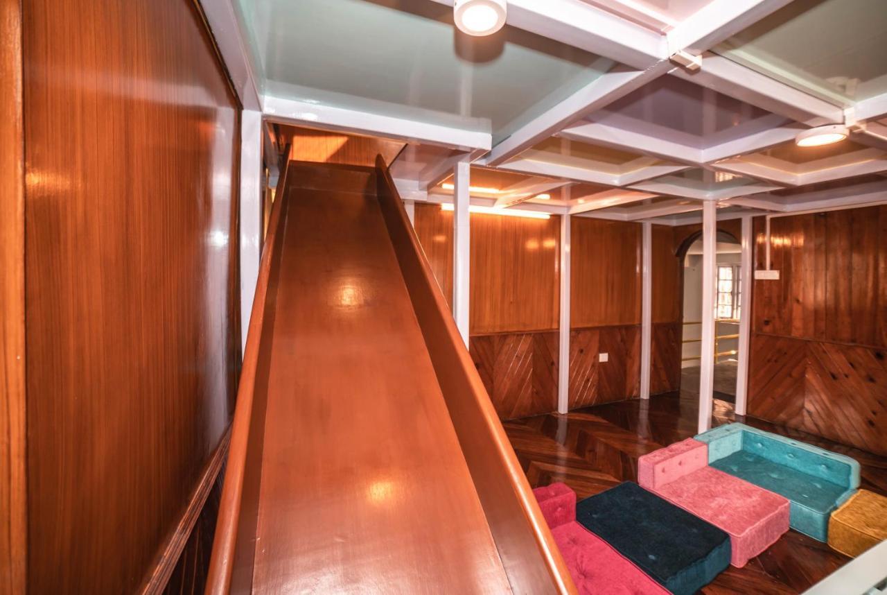 Tag Along 2 0 Hostel Гангток Екстериор снимка