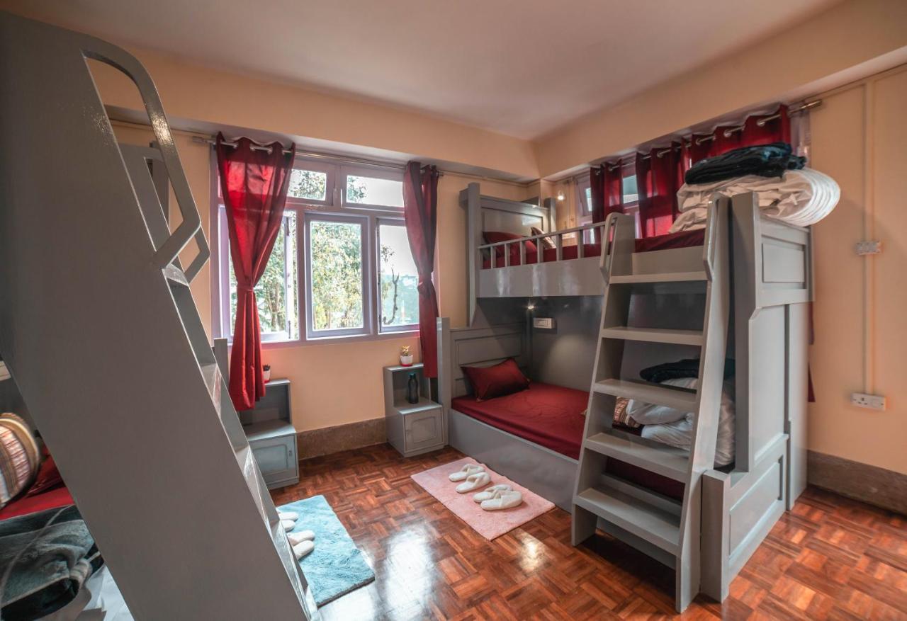 Tag Along 2 0 Hostel Гангток Екстериор снимка