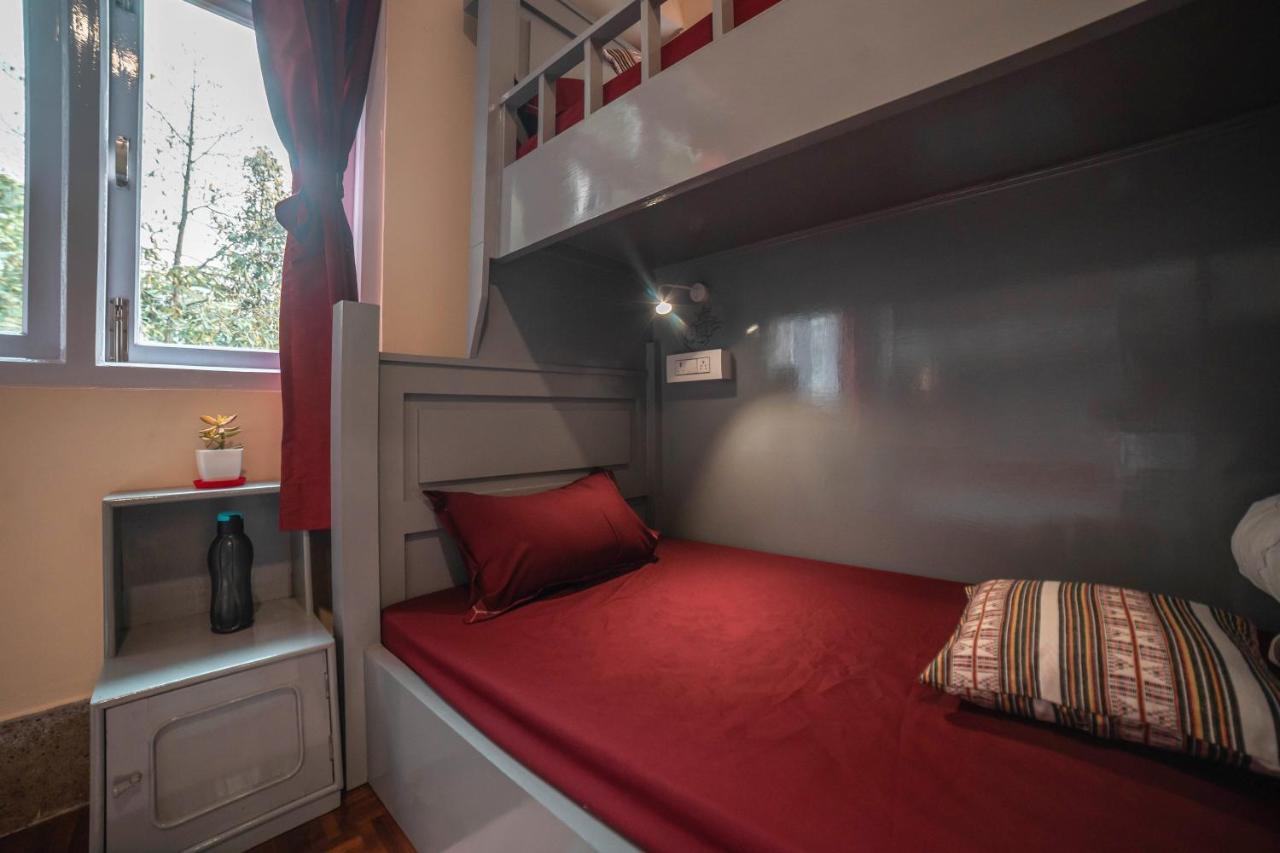 Tag Along 2 0 Hostel Гангток Екстериор снимка