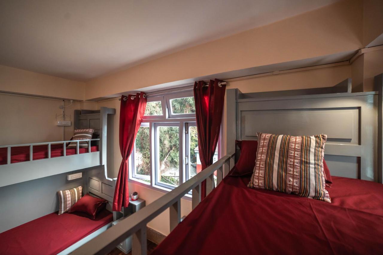 Tag Along 2 0 Hostel Гангток Екстериор снимка