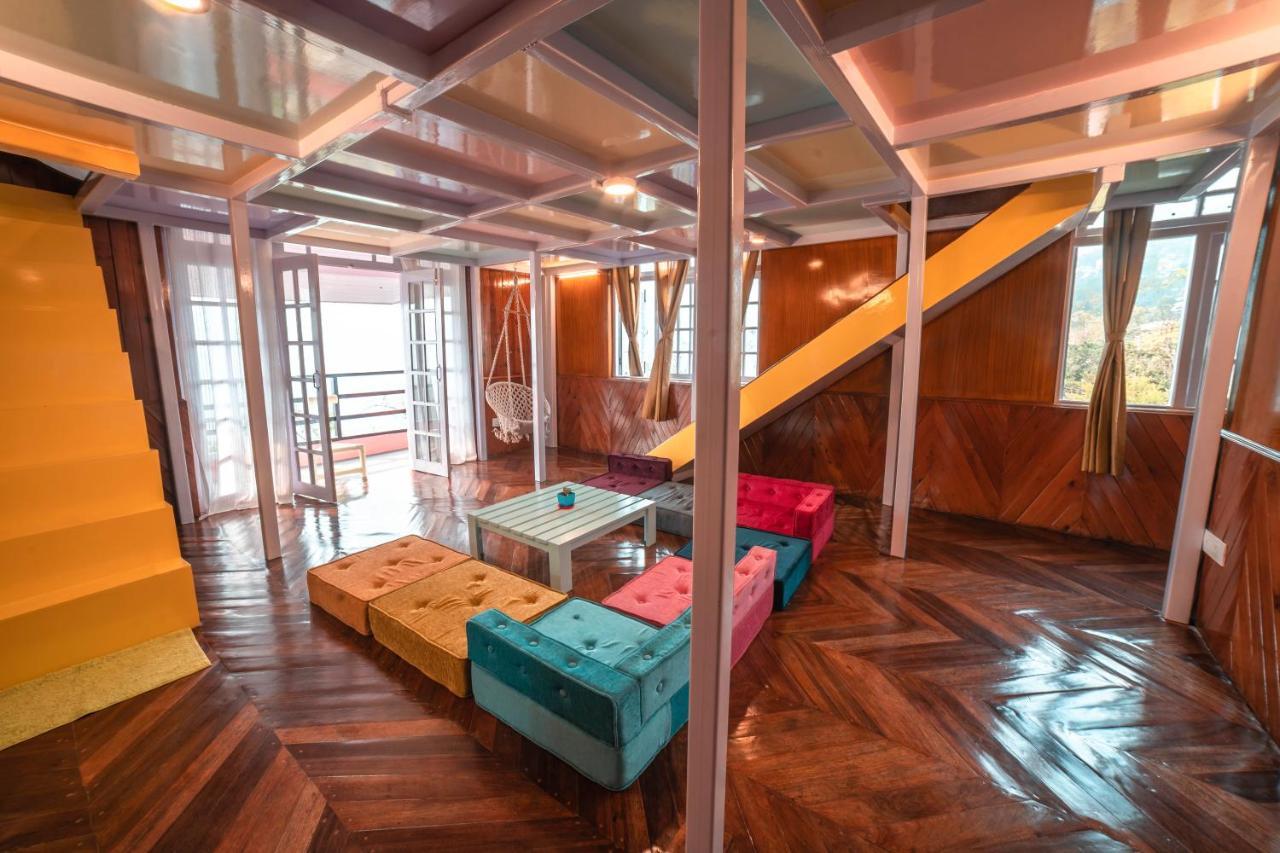 Tag Along 2 0 Hostel Гангток Екстериор снимка