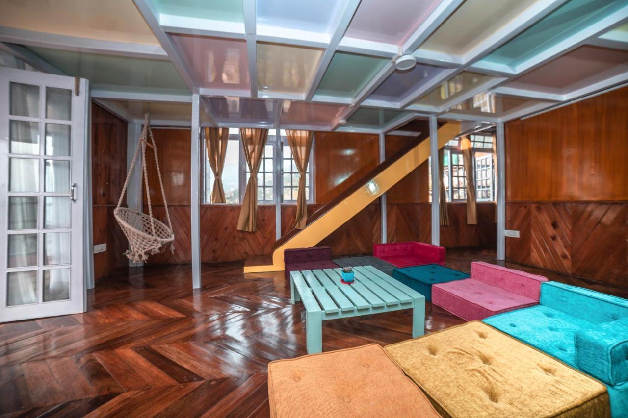 Tag Along 2 0 Hostel Гангток Екстериор снимка