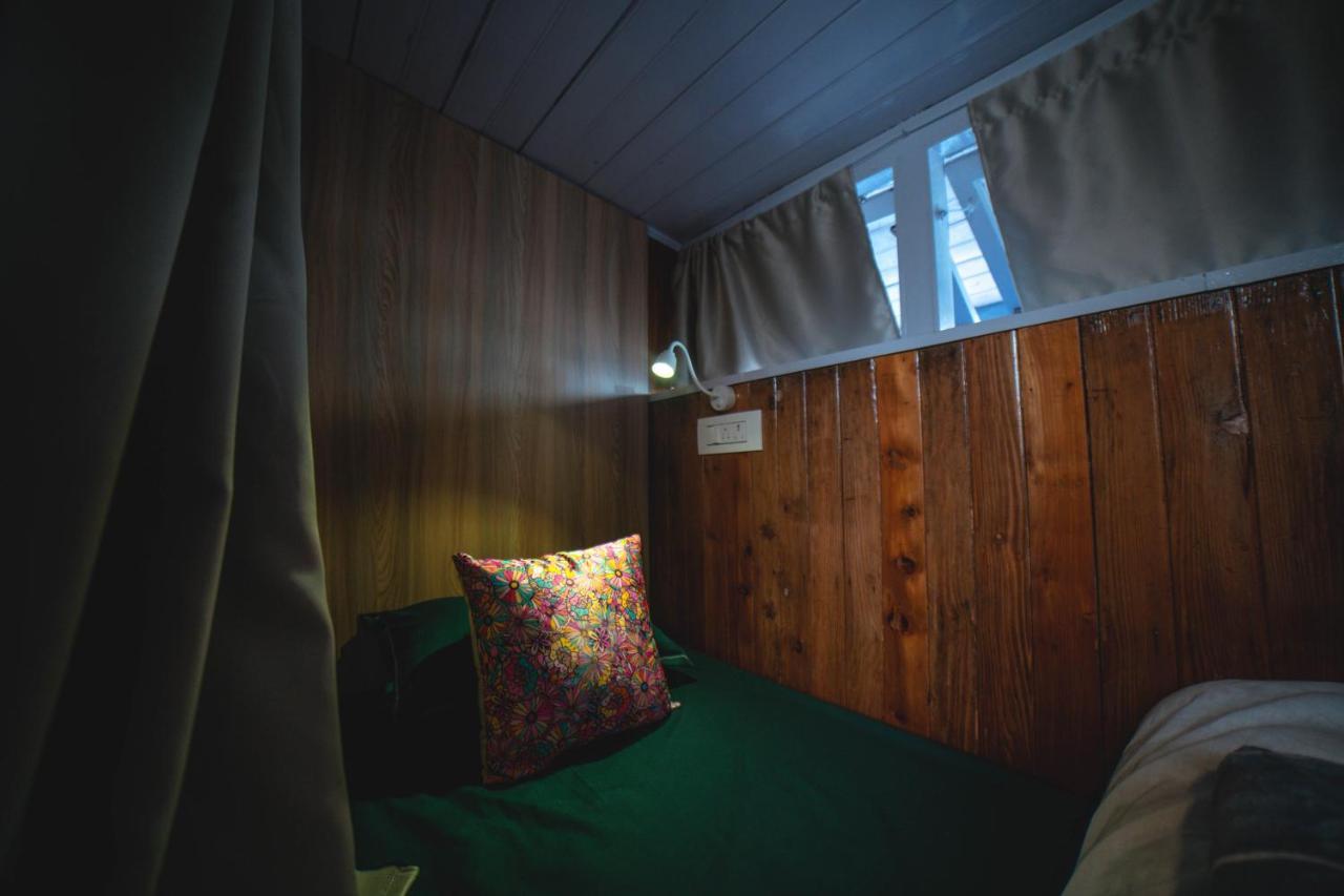 Tag Along 2 0 Hostel Гангток Екстериор снимка