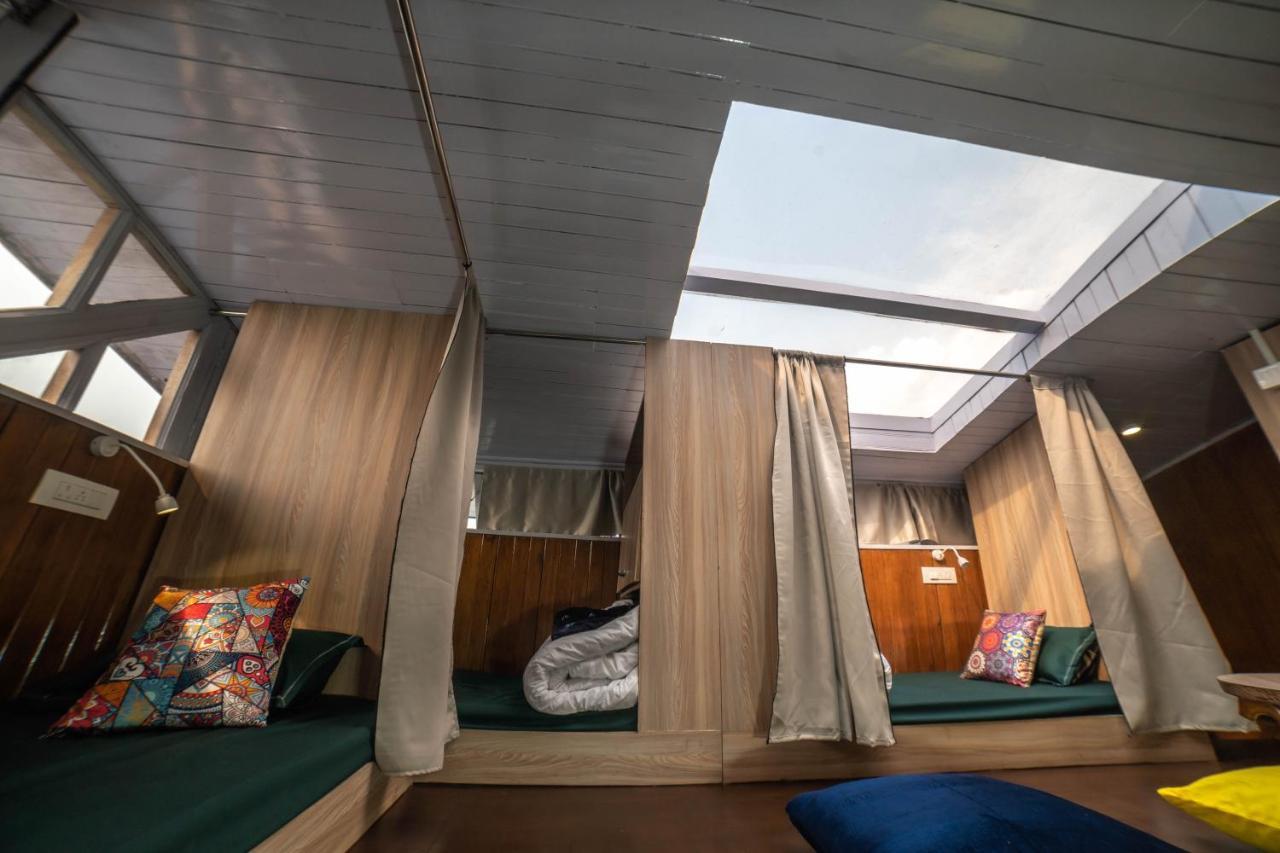 Tag Along 2 0 Hostel Гангток Екстериор снимка