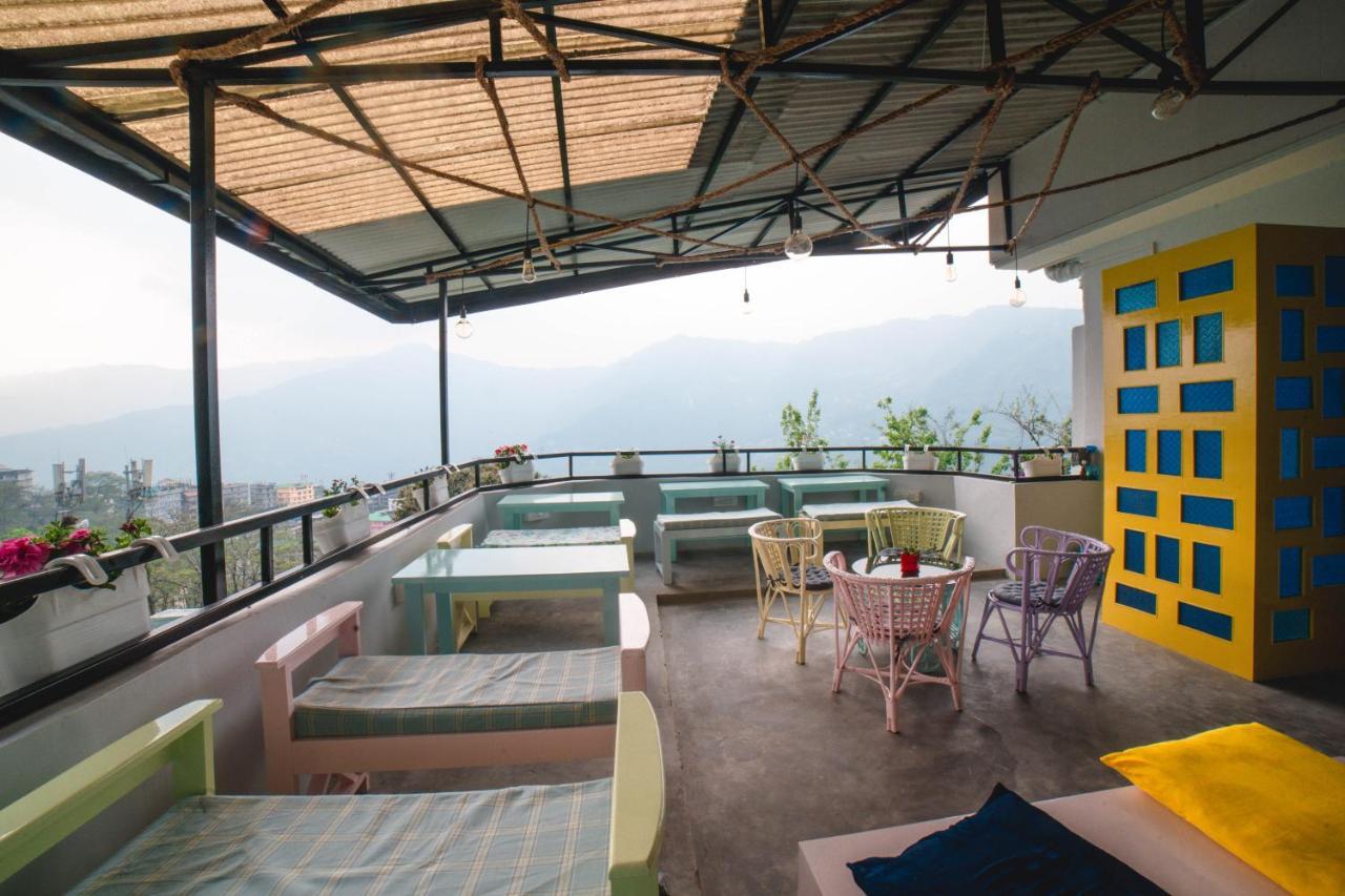 Tag Along 2 0 Hostel Гангток Екстериор снимка