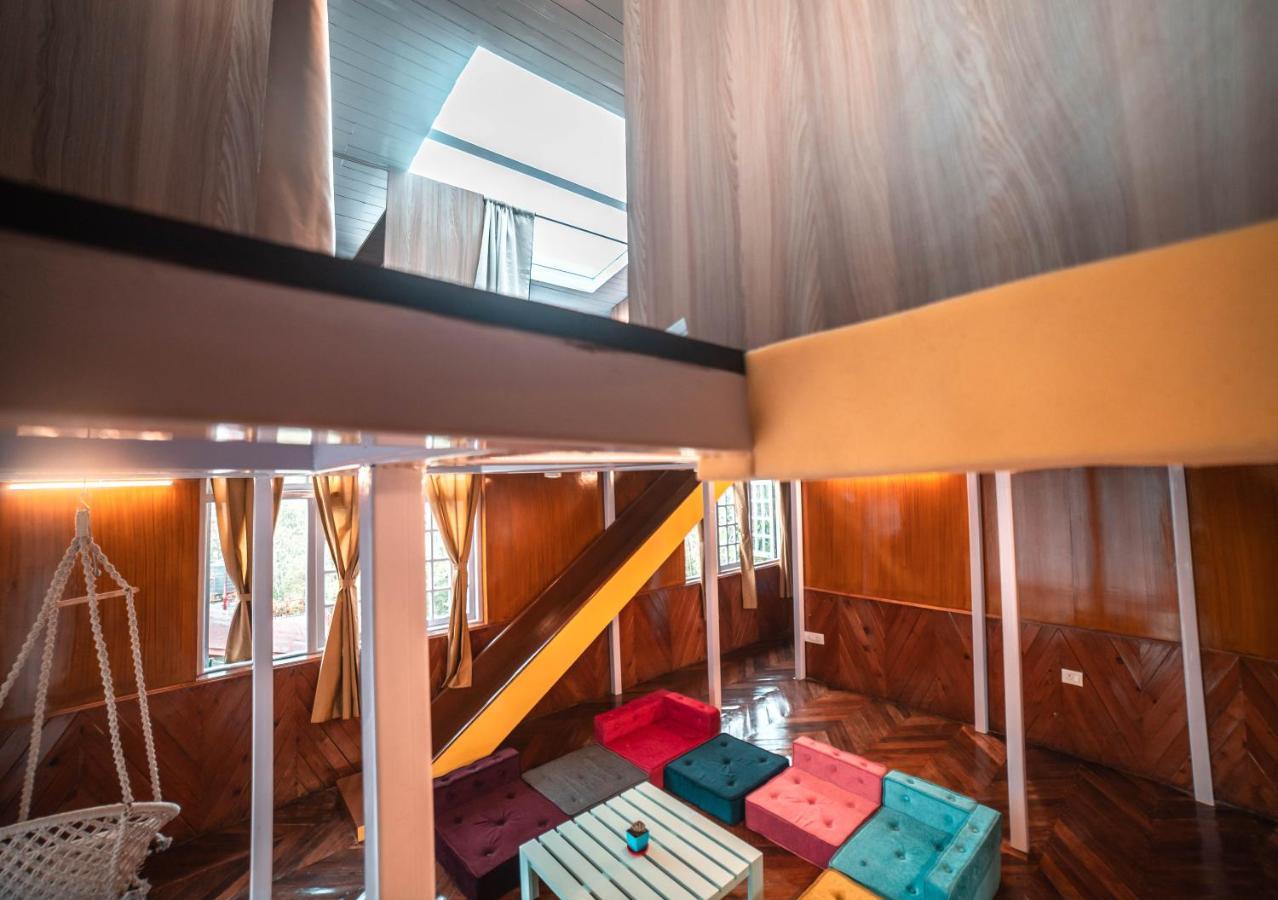 Tag Along 2 0 Hostel Гангток Екстериор снимка