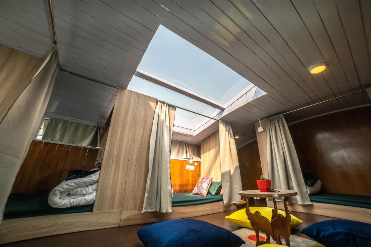 Tag Along 2 0 Hostel Гангток Екстериор снимка