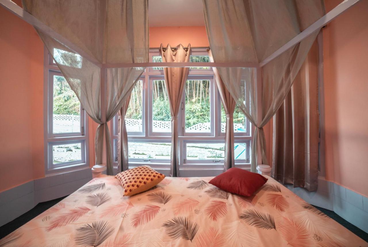 Tag Along 2 0 Hostel Гангток Екстериор снимка