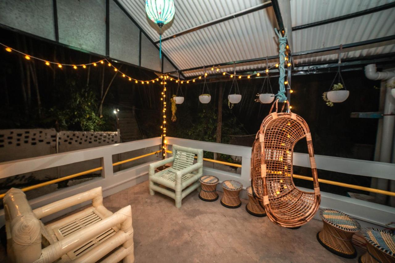 Tag Along 2 0 Hostel Гангток Екстериор снимка