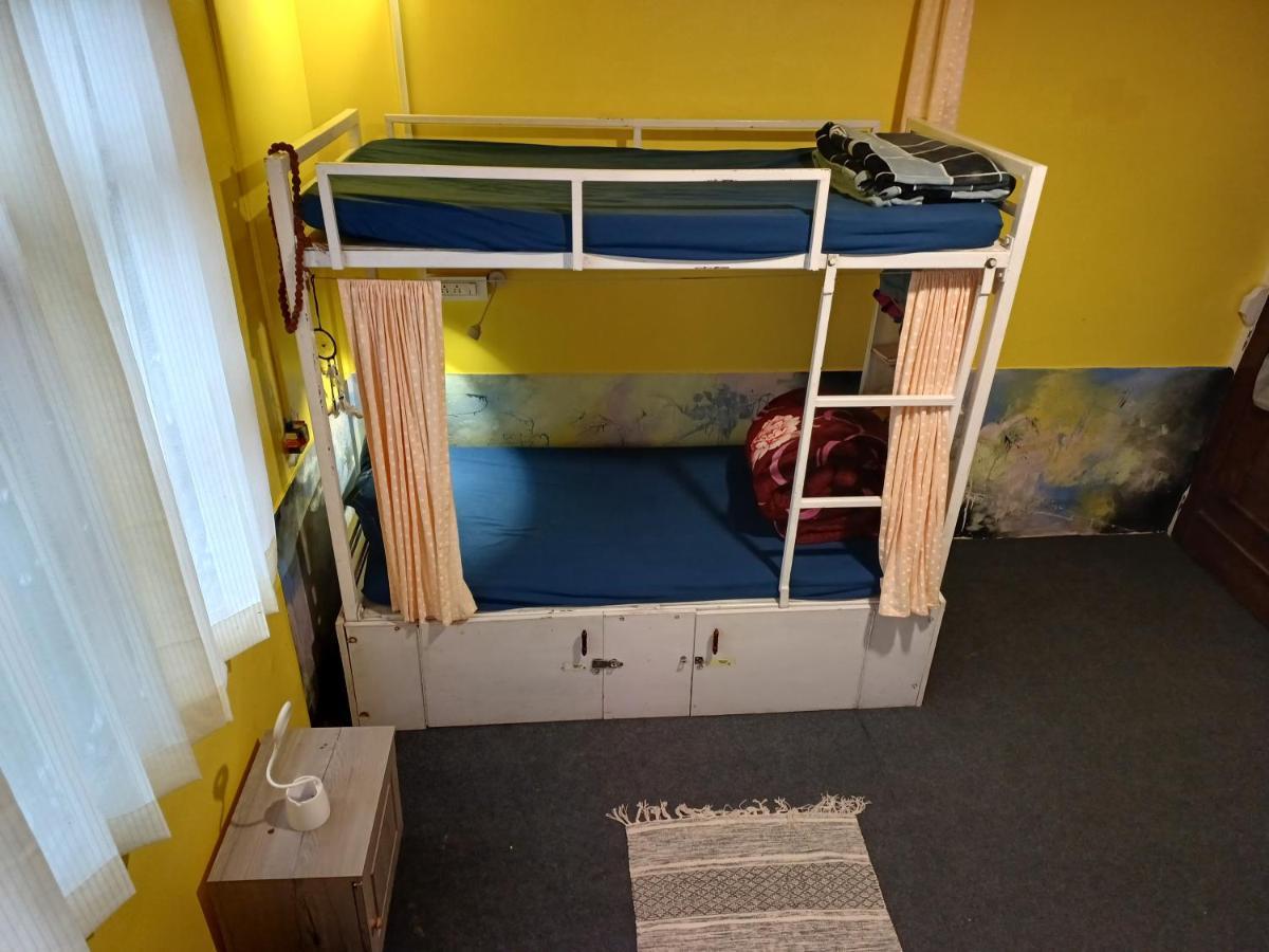 Tag Along 2 0 Hostel Гангток Екстериор снимка